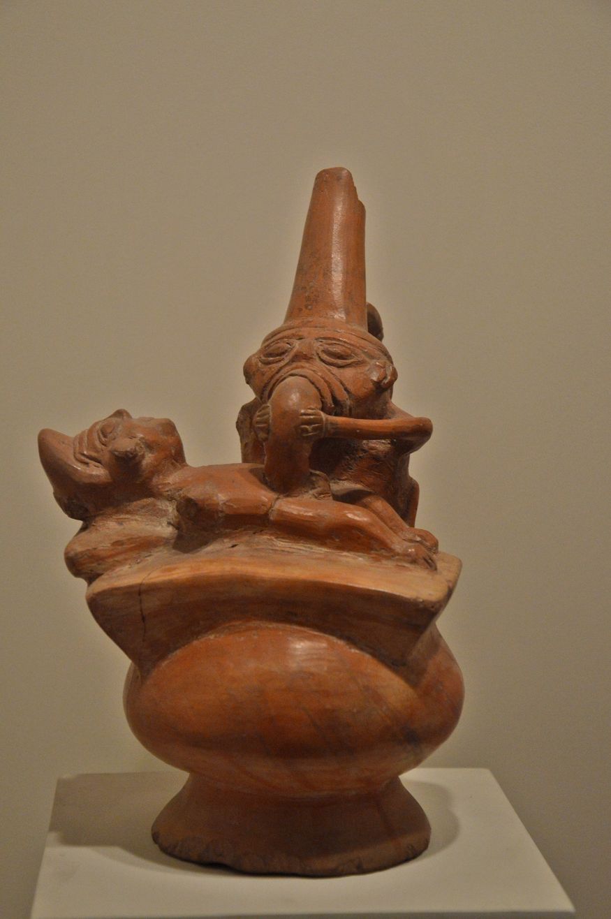 Эротическая керамика в музее Ларко