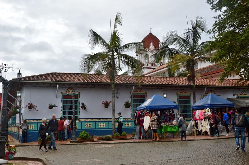 Центр Гуатапе — рынок