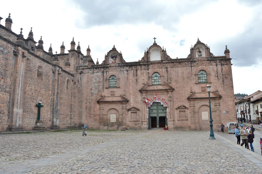Вход в Кафедральный собор Куско Перу