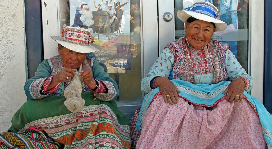Перуанские женские шляпы Перу