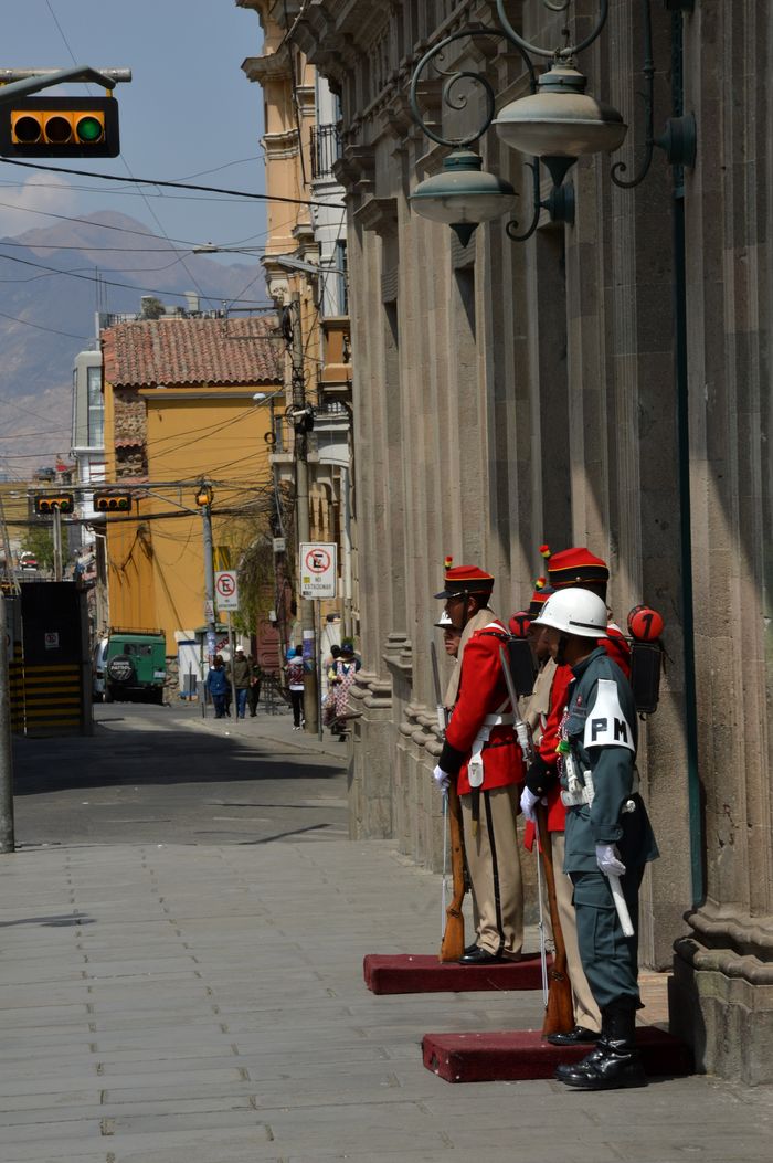 Охранники дворца президента Ла-Пас