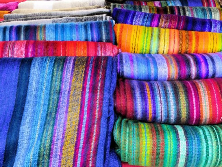Цветной текстиль в Эквадоре