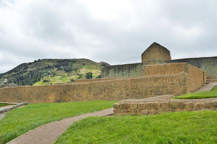 Храм инков в городе Ингапирка