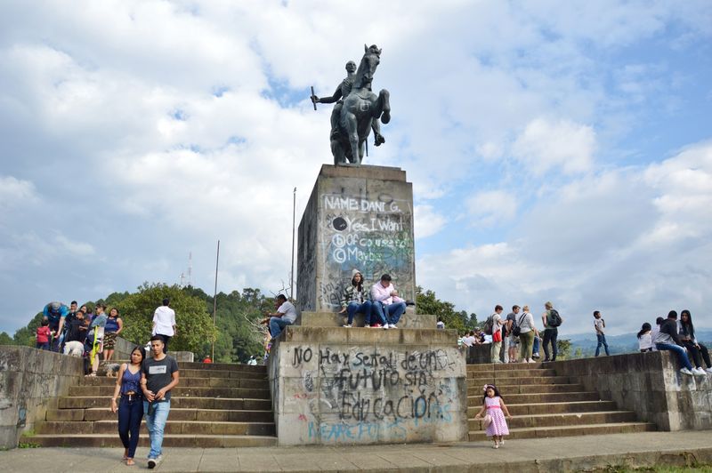 Памятник основателю города на горе Тулькан