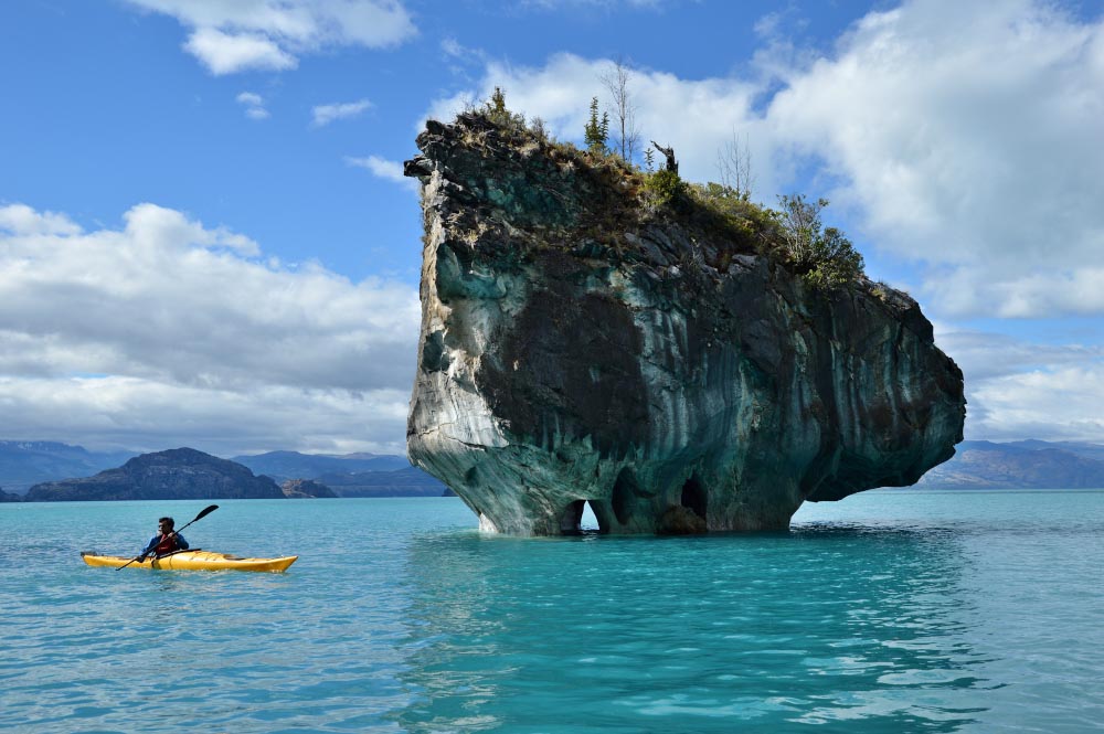 Man kayaking in Rio Tranquilo in Patagonia