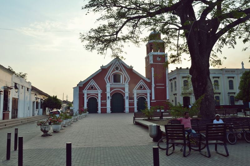 Церковь в городе Момпос