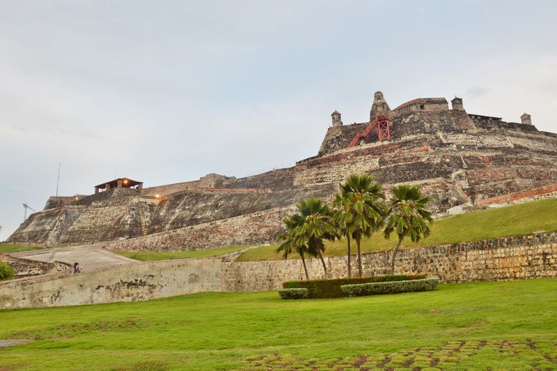 Крепость Сан Фелире Барахас