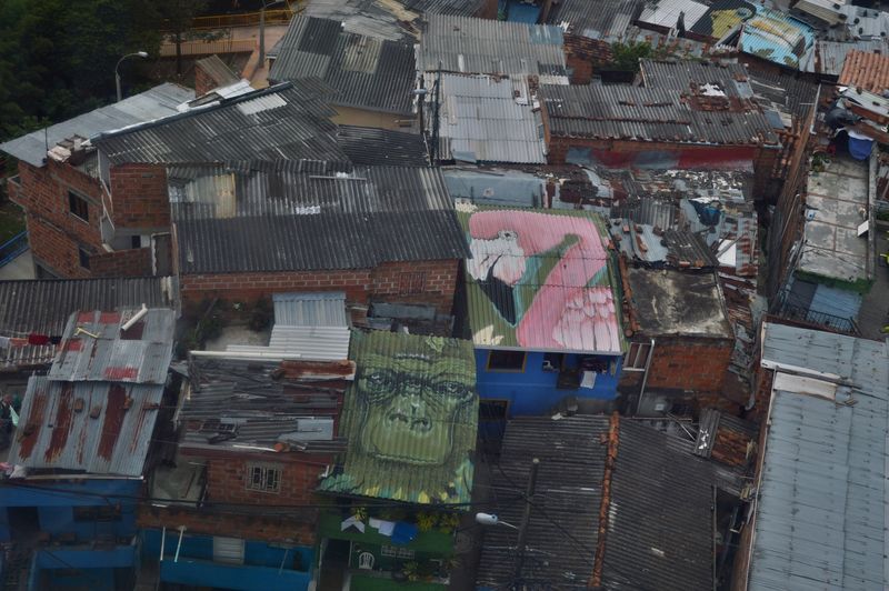 Вид на Медельин сверху - из кабинки телеферико