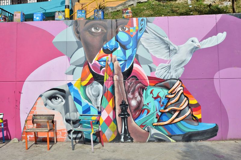 Граффити в Медельине