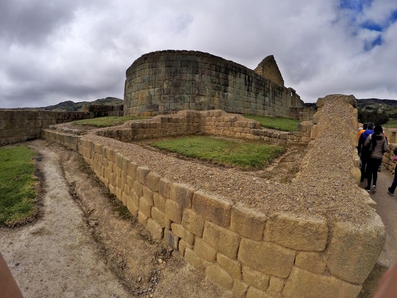 Развалины города Ингапирка в Эквадоре / Ingapirka ruins in Ecuador