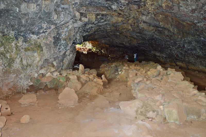 вход в пещеры на острове Пасхи