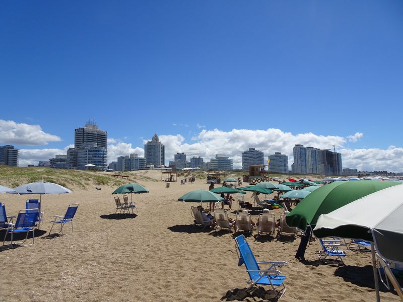 пляж в Уругвае