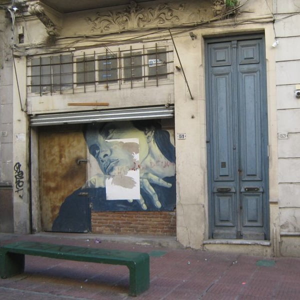Граффити с изображением женского лица