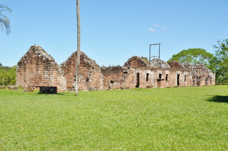 Развалины старинного здания