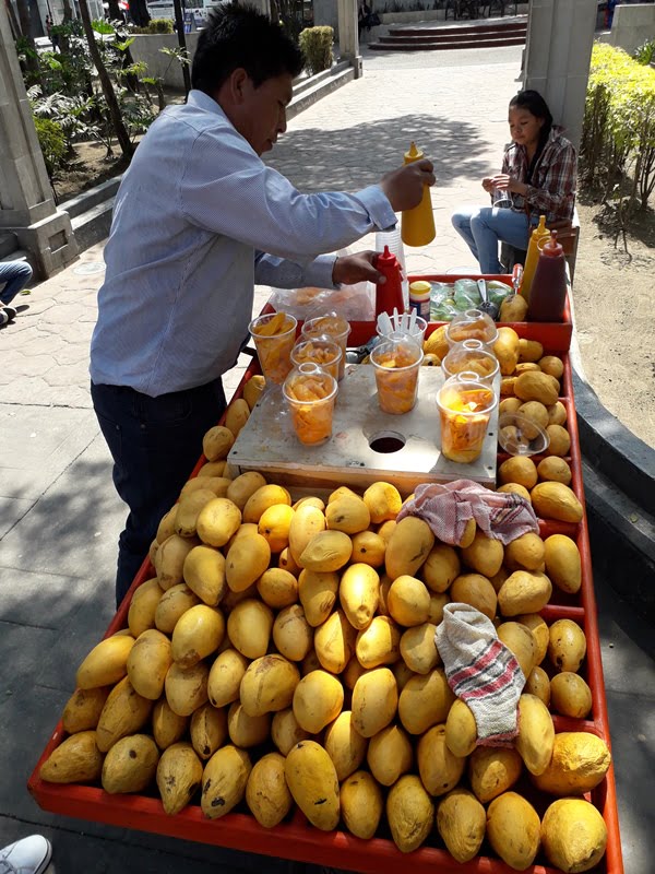 продавец манго