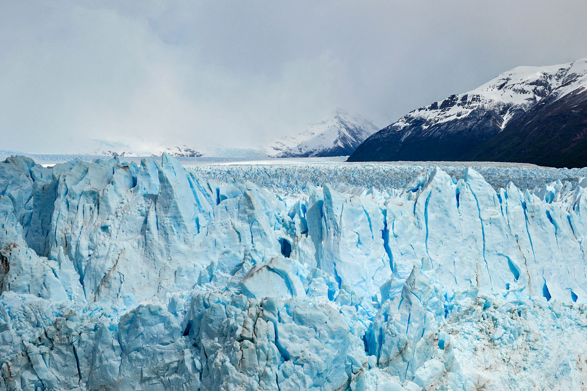 ледник Перито-Морено / Perito Moreno Glacier ice cracks