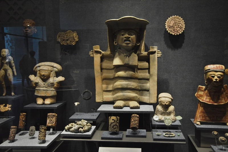 Зал уастеков в музее антропологии в мехико