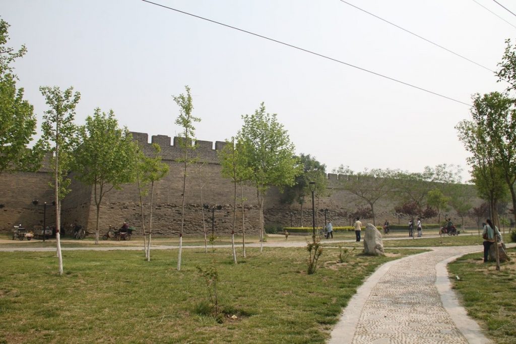 Стена вокруг старого центра