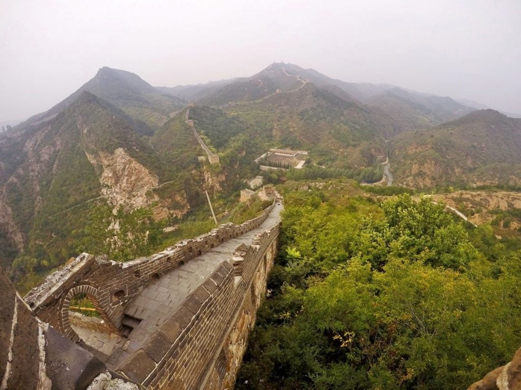 Длина Великой Китайской стены более 20 тысяч километров