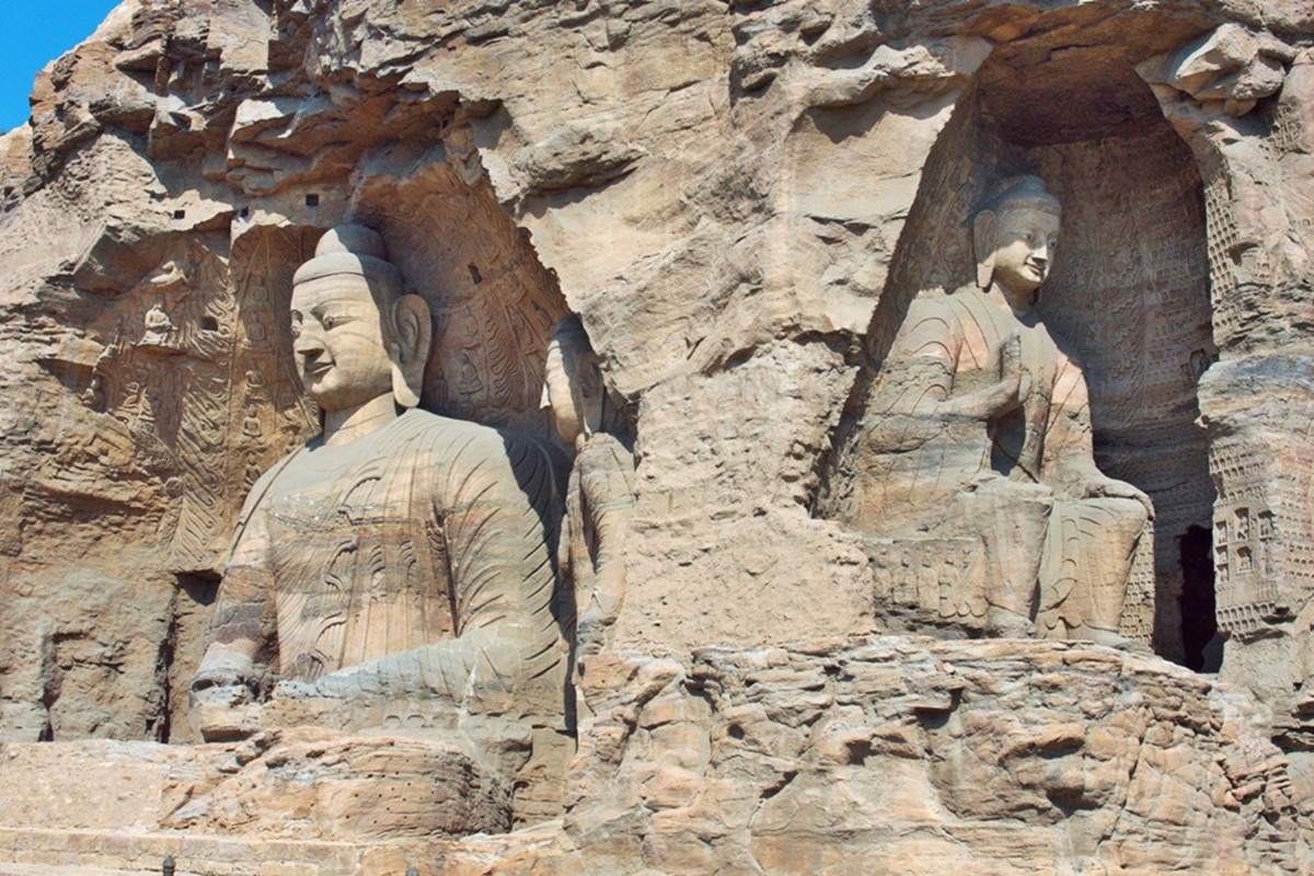 Достопримечательность Китая — скальный монастырь Юньган