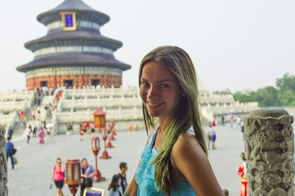Портрет на фоне храма неба Пекин