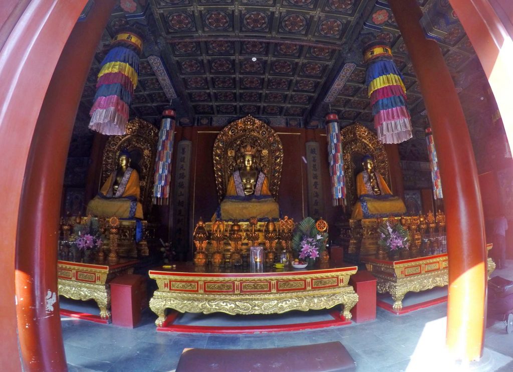 Интерьер храма Юнхэгун