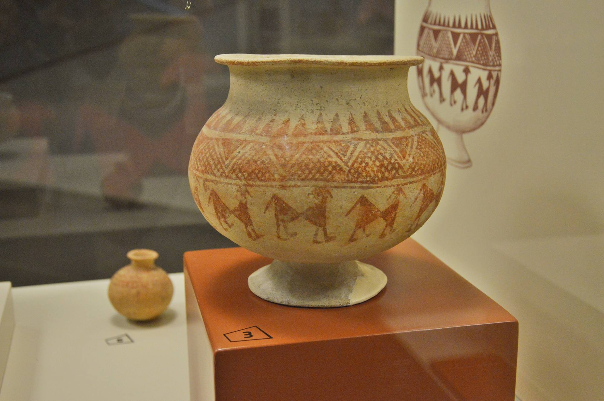 Расписная ваза Ассирия