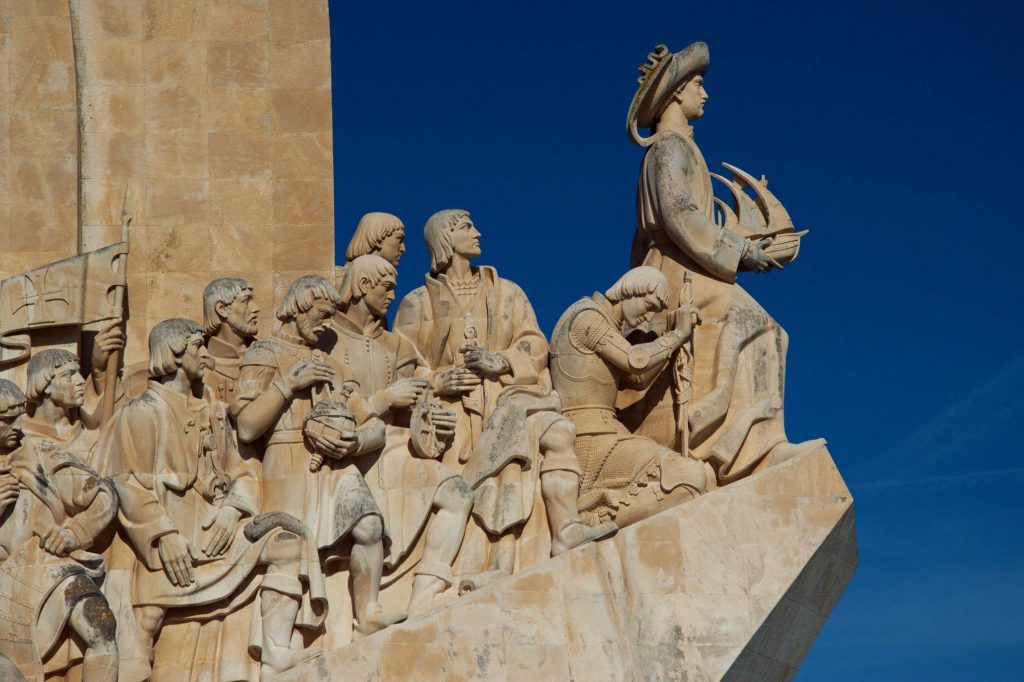 Скульптура Васко да Гамы и других моряков - район Белен
