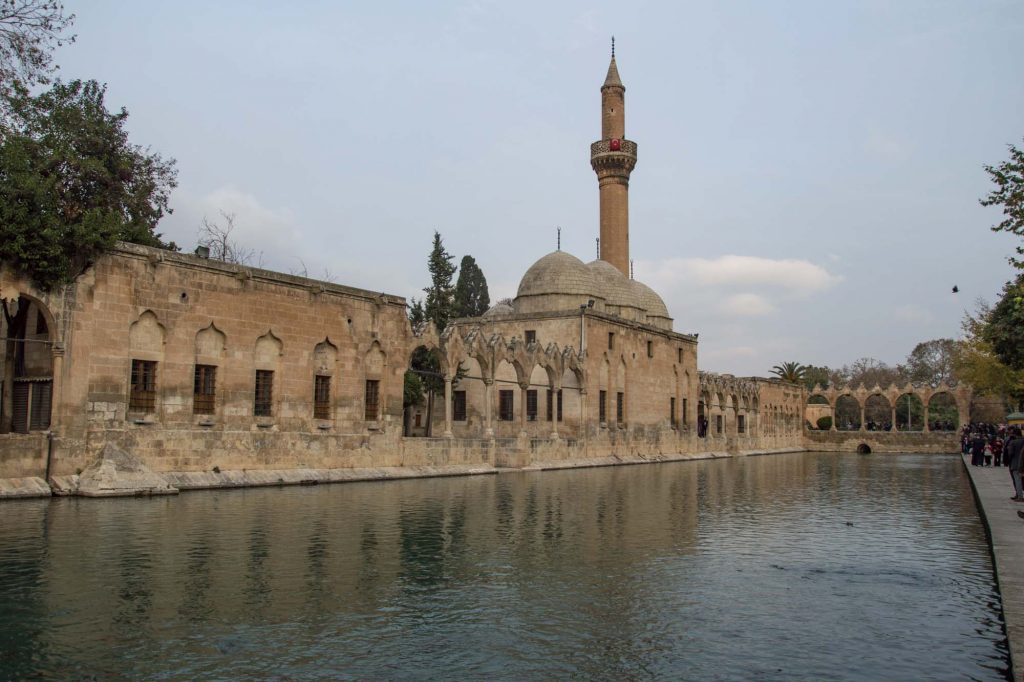 Мечеть у пруда