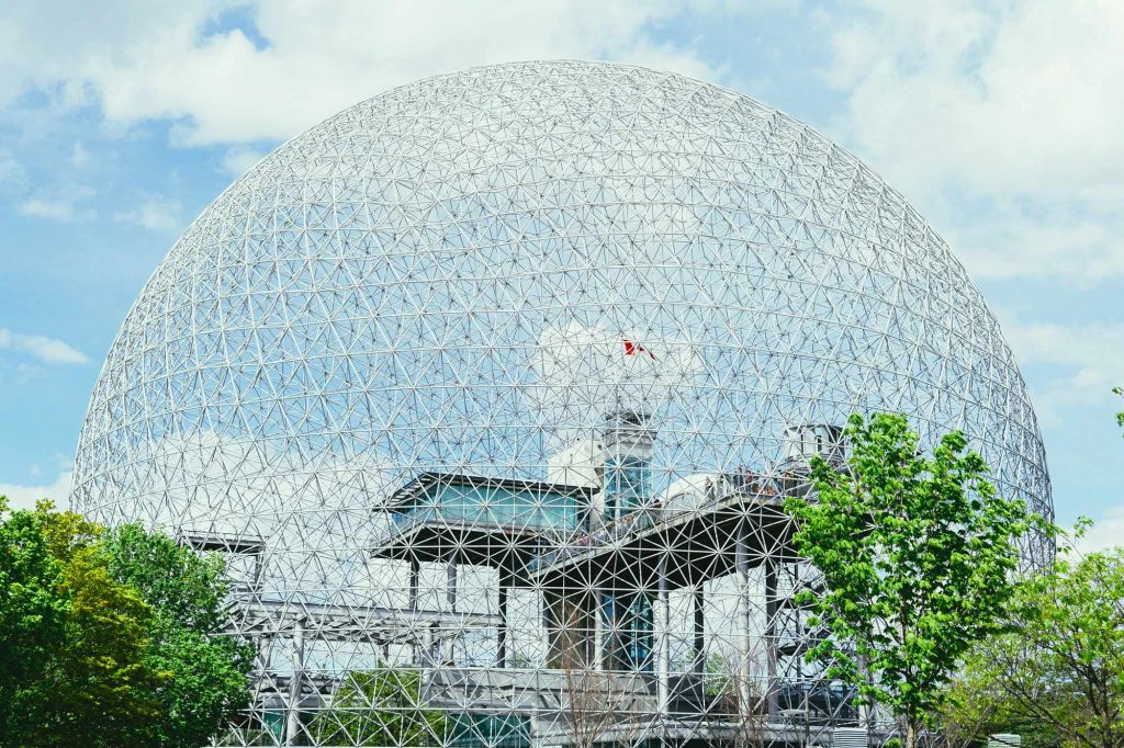 Прозраяная сфера - архитектура Монреаль