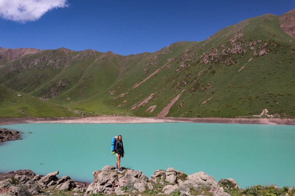 голубое озеро Кель-Тор в Кыргызстане