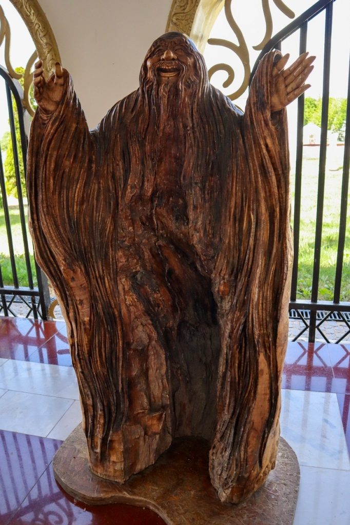 деревянная резная фигура Лешего