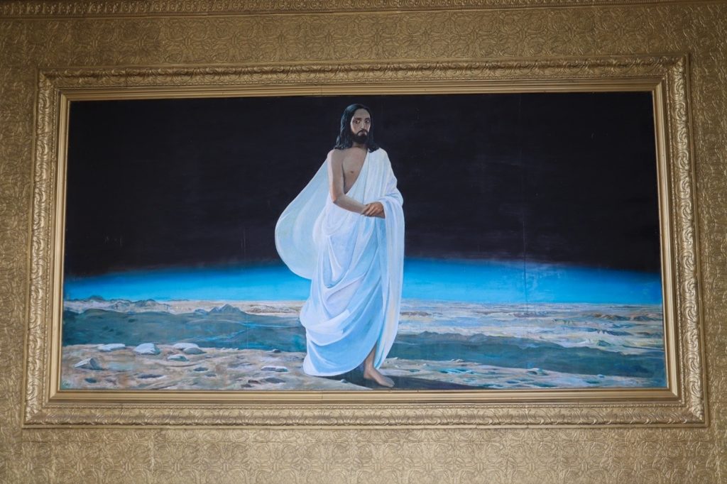 иисус в белой одежде