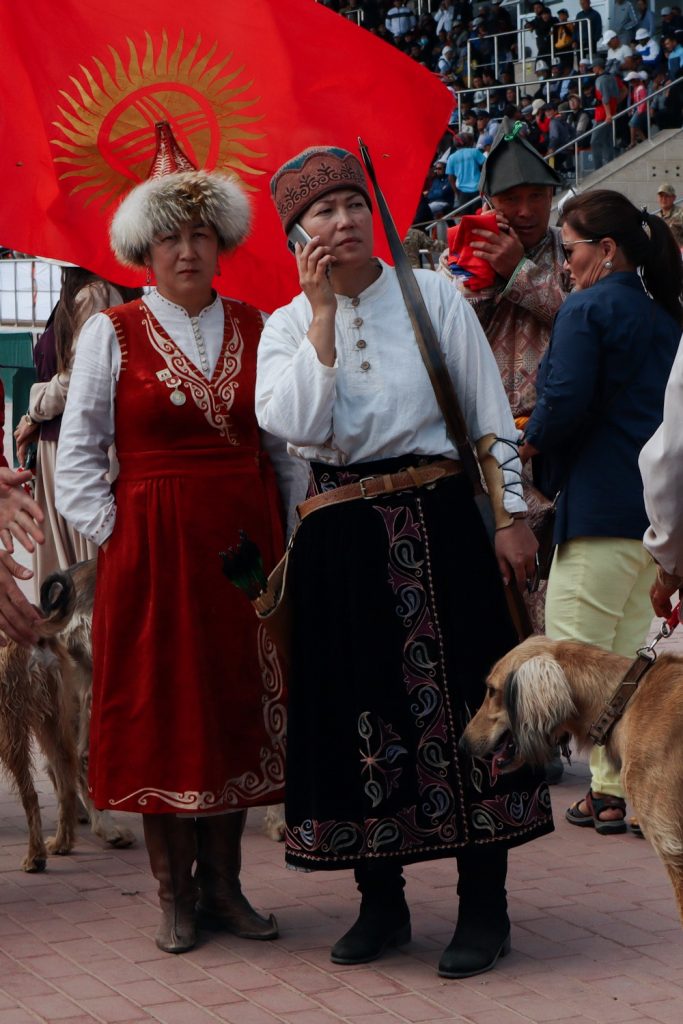 Киргизское национальное платье