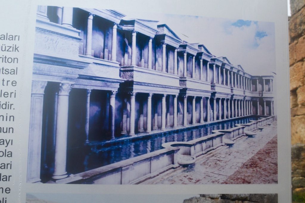 Реконструированное изо ражегие фонтана в городе Иераполис 