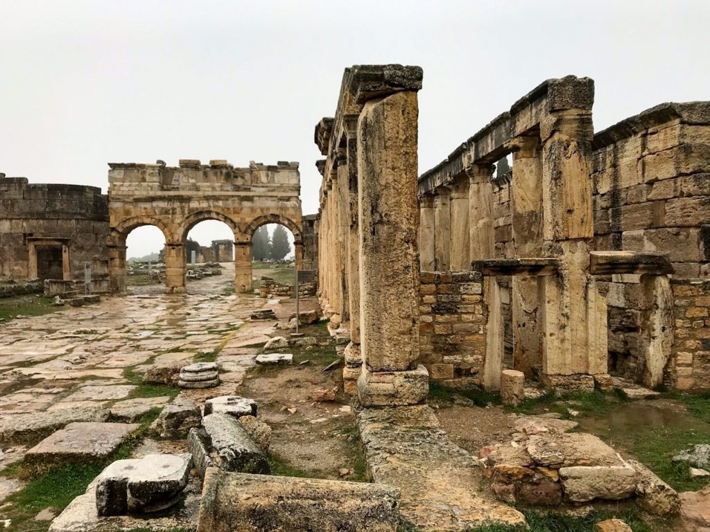 Развалины древнего поселения