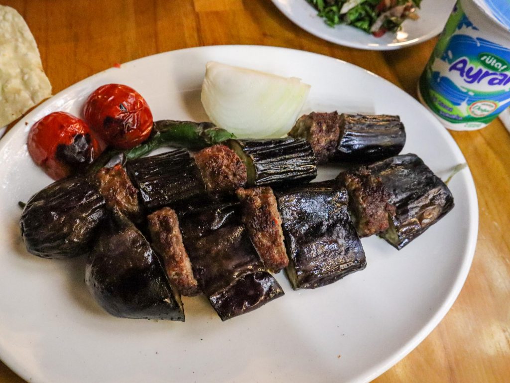 Кебаб из баклажанов — турецкая кухня