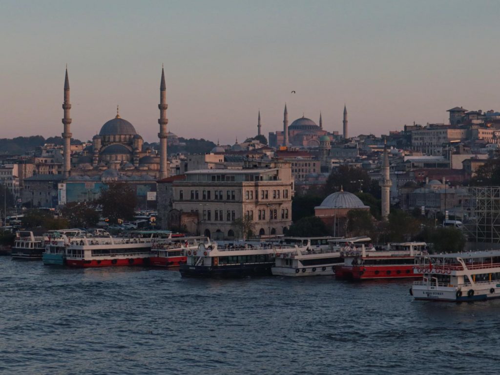 Открыточный вид на Стамбул