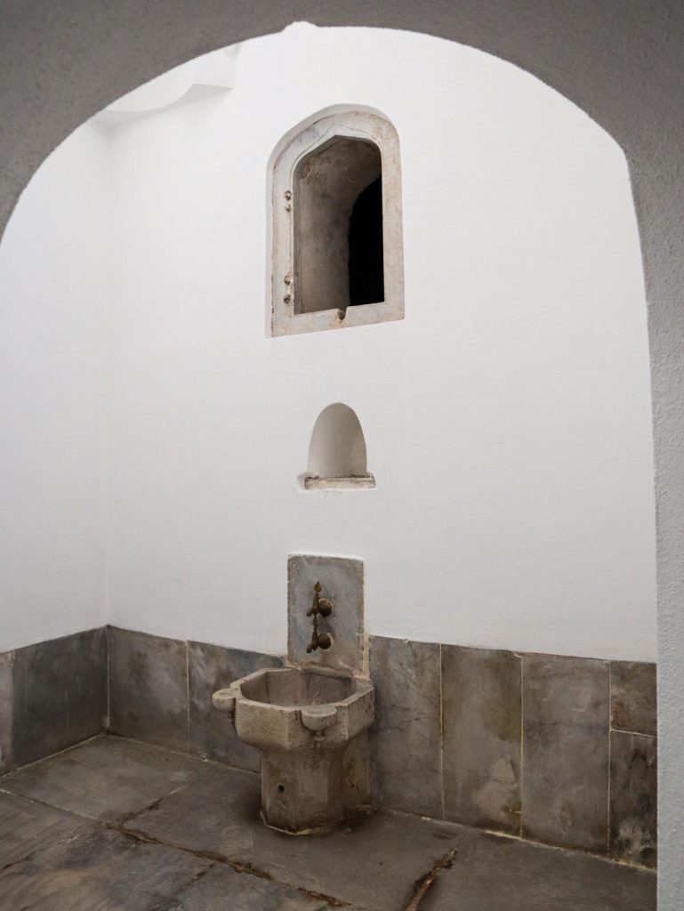 Ванная комната для охранников