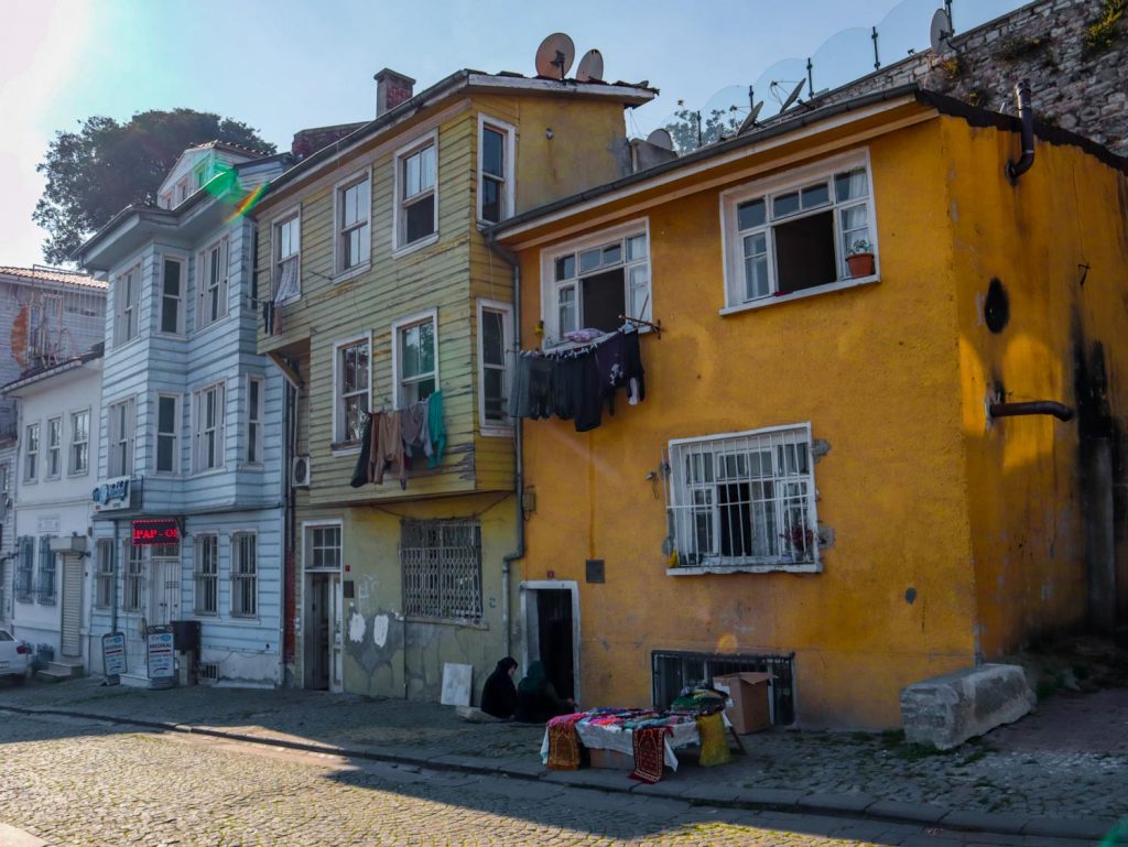 Незнакомый Стамбул — Желтый дом и бабушки-мусульманки