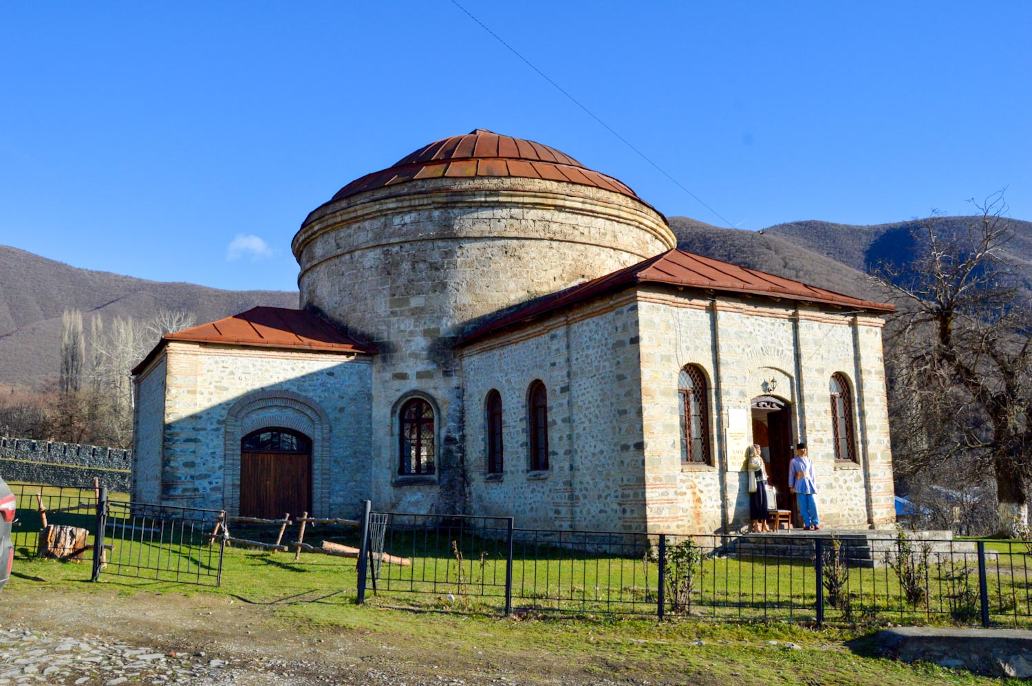 Албанский храм в Шеки