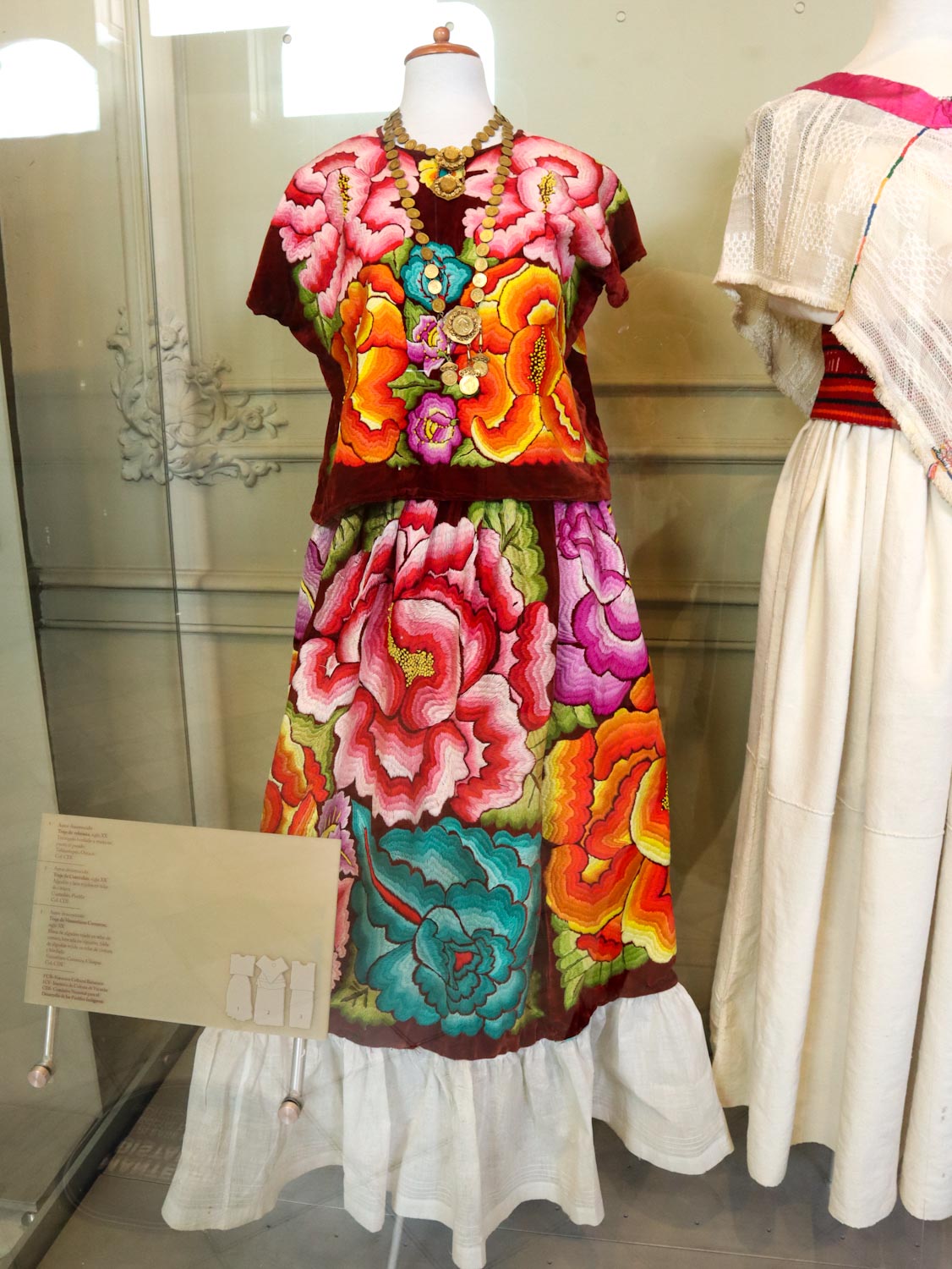 Традиционный женский костюм полуострова юкатан