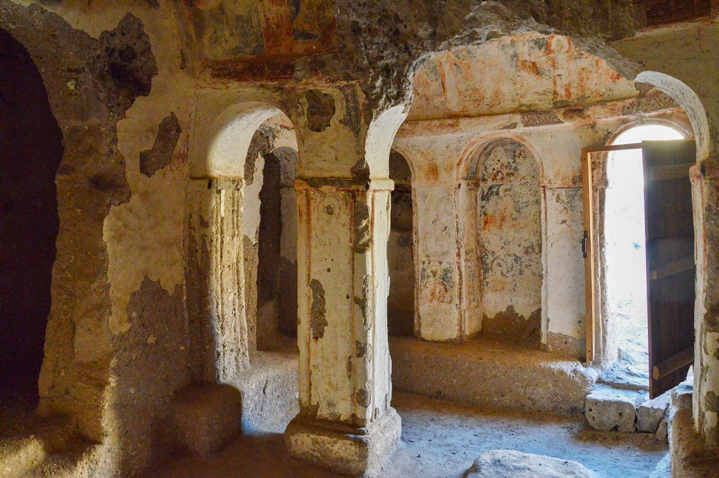 Подземный храм в Каппадокии