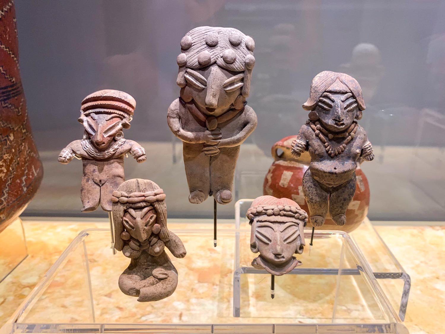 Экспонаты в музее антропологии Мерида