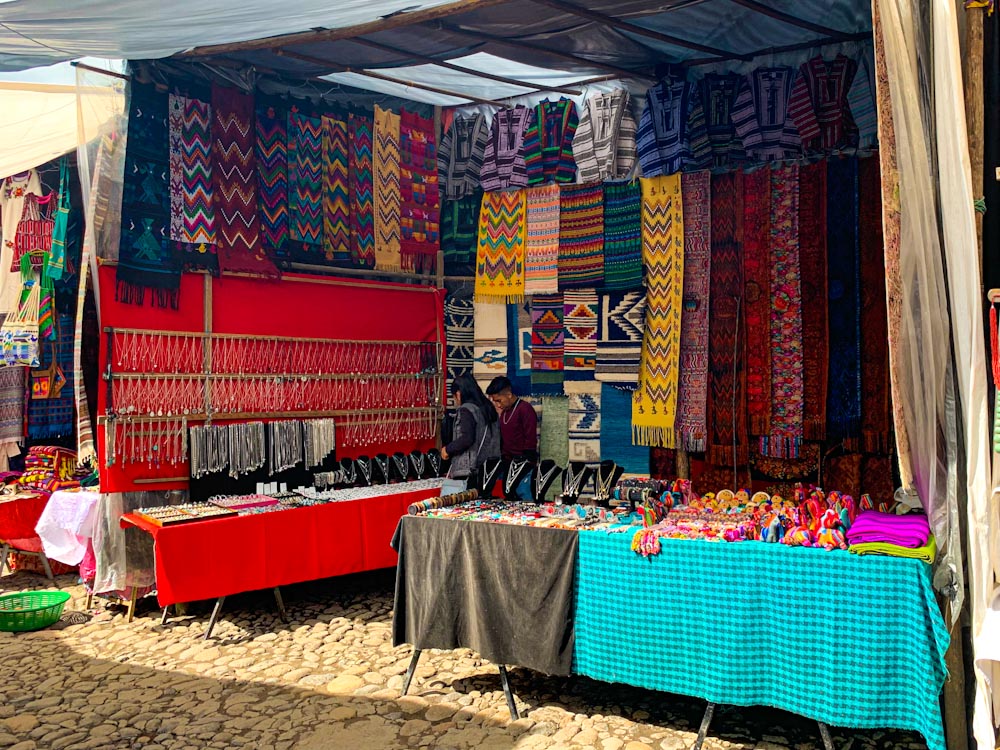 Магазин текстиля в Чичикастенанго