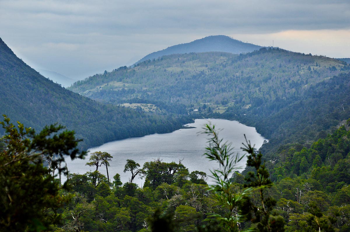 View of the lake in Pucon from above / Вид на озеро в Пукон сверху