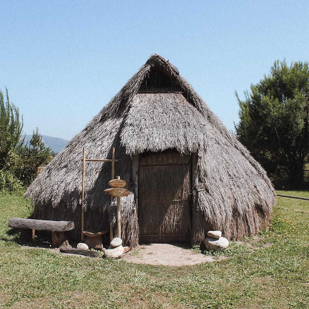 Mapuche house ruka / Дом индейца мапуче — рука