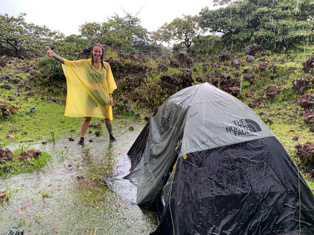 Палатка в луже — Camping in the rain at Telica volcano