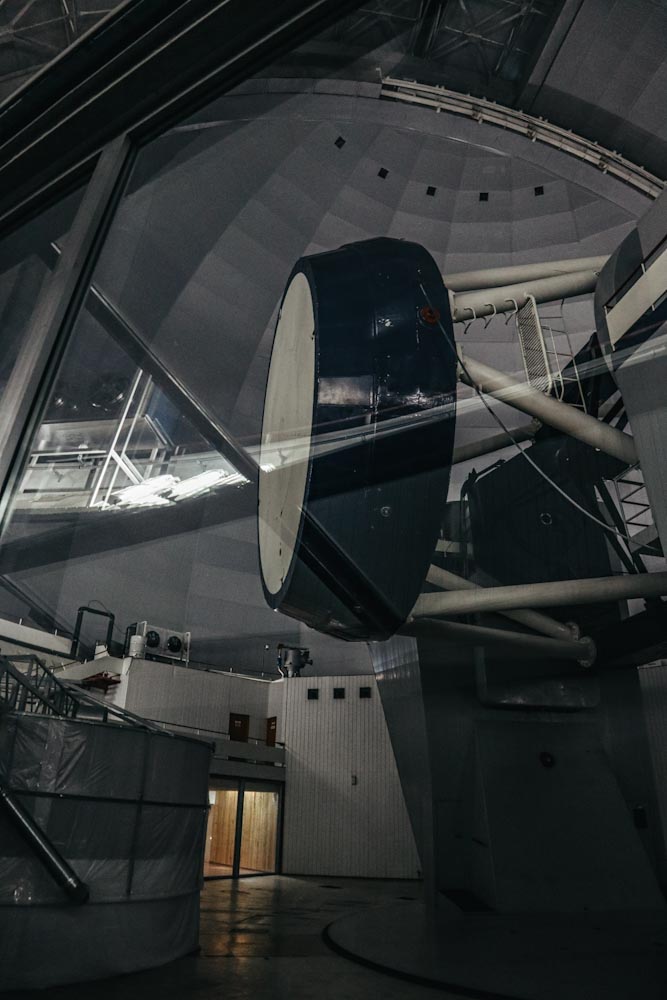 Фотография зеркала большого телескопа в Архызе
