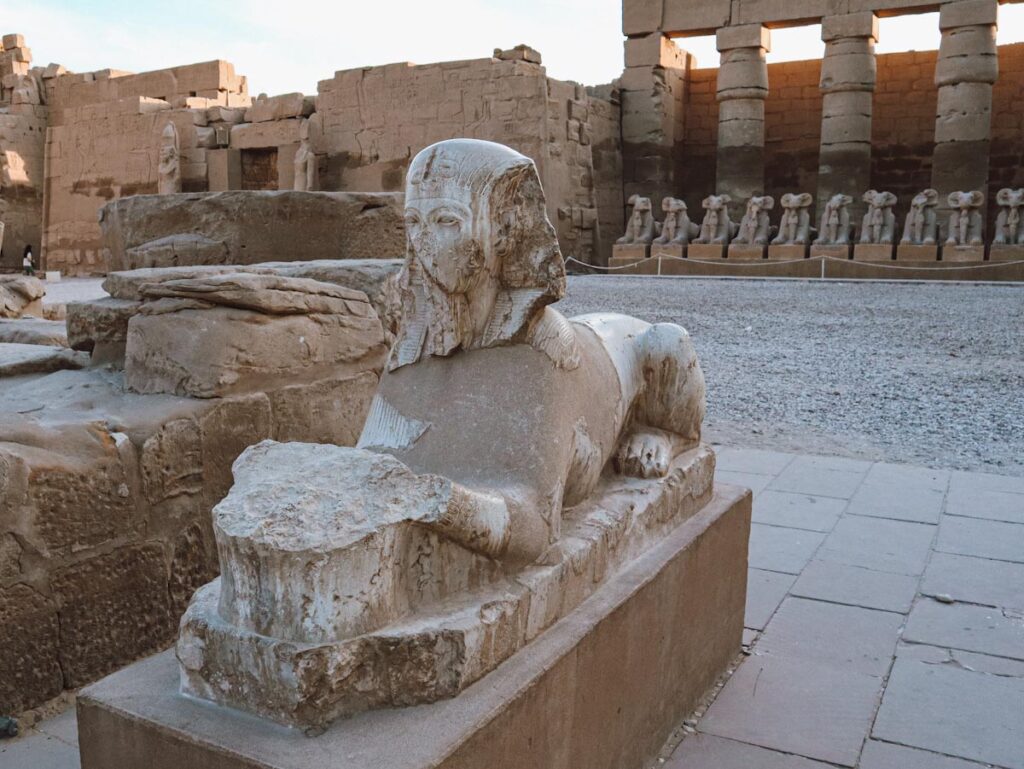 Сфинкс Тутанхамона Карнакский храм